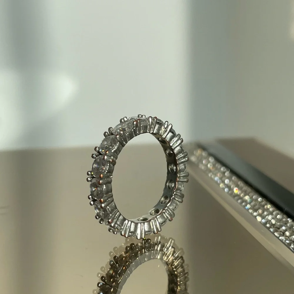 Infinity ring - Picture 2 of 3